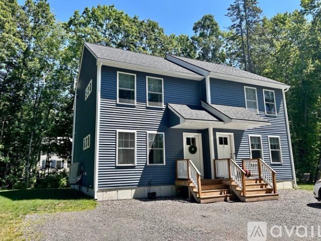 2 BR, 1.5 BA Apartment 9 Alder Ln, Unit 1, Kennebunk, ME 04043
