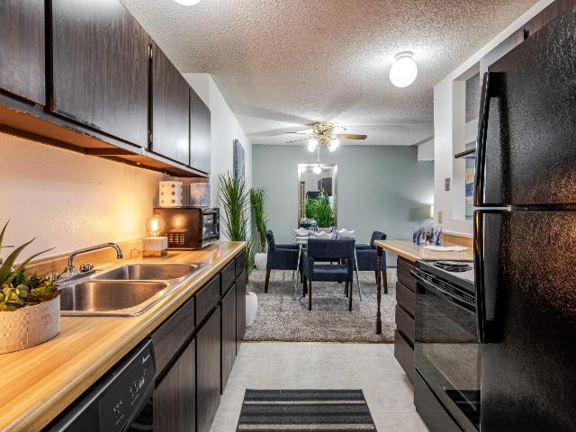 2 BR, 1.5 BA Apartment 9 Candlelight Drive Unit 14W02, Springfield, IL 62704