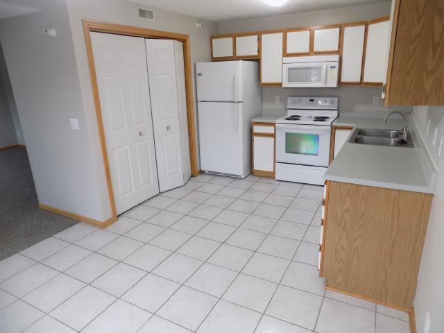 2 BR, 1.5 BA Apartment BCR 4517 Stockwell, Lincoln, NE 68506