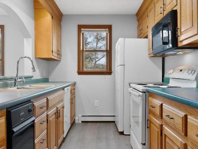 2 Br, 1 bath, Apartment 113 High Street