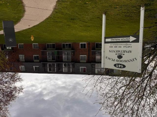 2 Br, 1 bath, Apartment 141 Linnwood Avenue