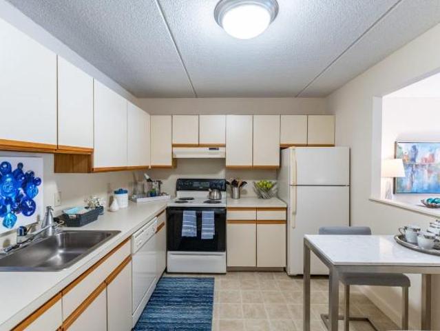 2 Br, 1 bath, Apartment 51 Commons Drive