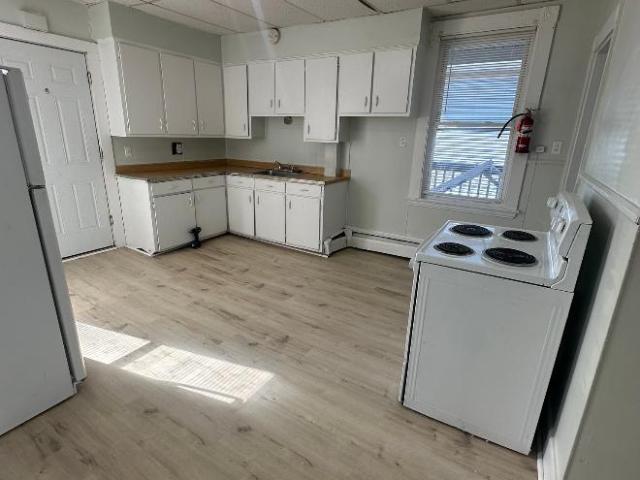 2 Br, 1 bath, Condo 50 Knox St