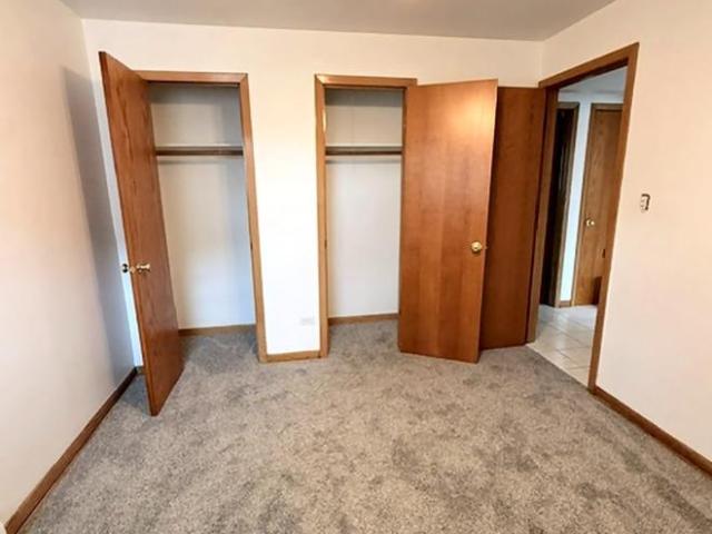 2 Br, 1 bath, Condo 7900 Mcvicker Ave