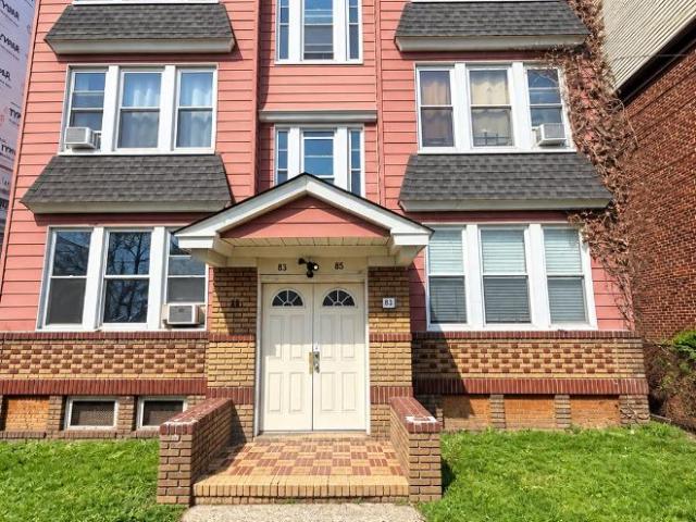 2 Br, 1 bath, Condo 81 Montgomery Ave