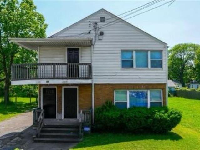 2 Br, 1 bath, Condo 1369 Adelaide Ave SE