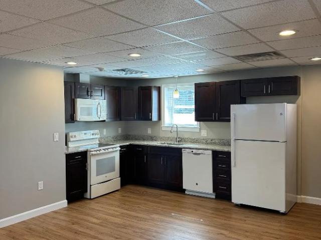 2 Br, 1 bath, Condo 1620 Main Street