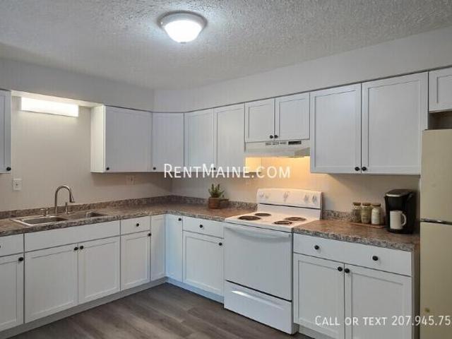 2 Br, 1 bath, Condo 16 Hillside Ln