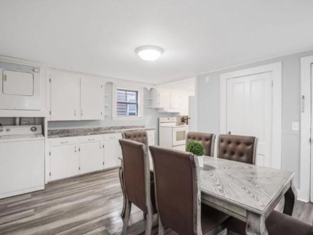 2 Br, 1 bath, Condo 39 Vine Street