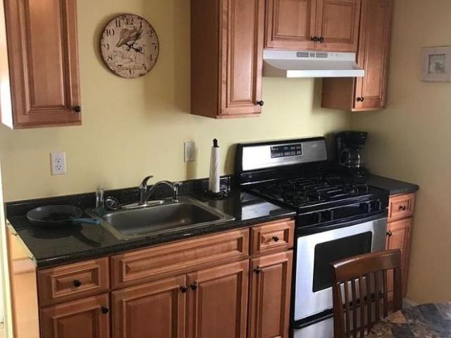 2 Br, 1 bath, Condo 3 Q Street
