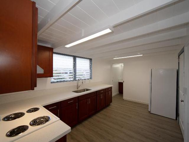 2 Br, 1 bath, Single Family 1957 Hoohai Street