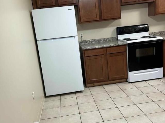 2 Br, 1 bath, Single Family 1981 Parkman Road Northwest