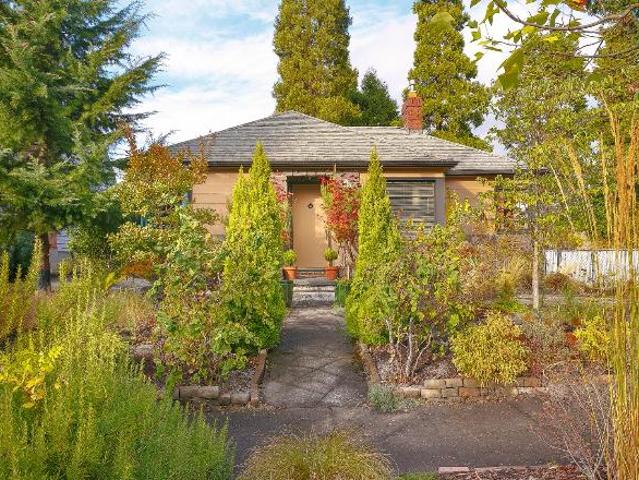 2 Br, 1 bath, Single Family 1215 North Holman Street