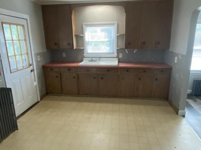 2 Br, 1 bath, Single Family 139 Webber Ave