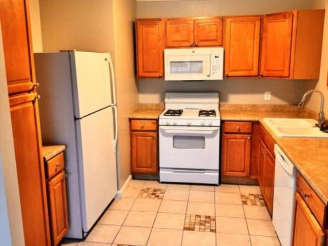 2 Br, 1 bath, Single Family 3451 Seabreeze Walk
