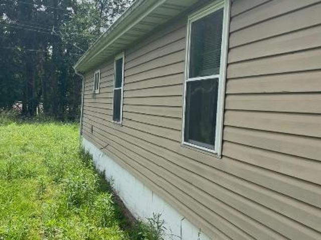 2 Br, 1 bath, Single Family 3720 Walnut Ave