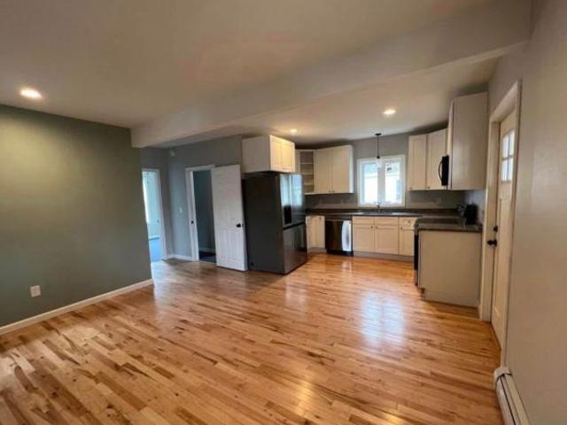 2 Br, 1 bath, Single Family 48 Spring St