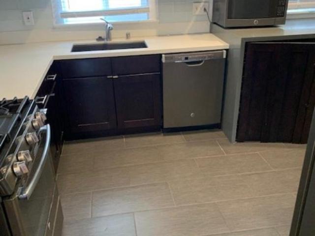 2 Br, 1 bath, Single Family 4308 Lockwood Ave