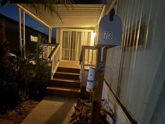 2 Br, 1 bath, Single Family 435 E Gardena Blvd