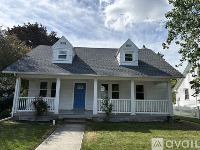 2 BR, 1 BA Apartment Maple Avenue, Hershey, PA 17033