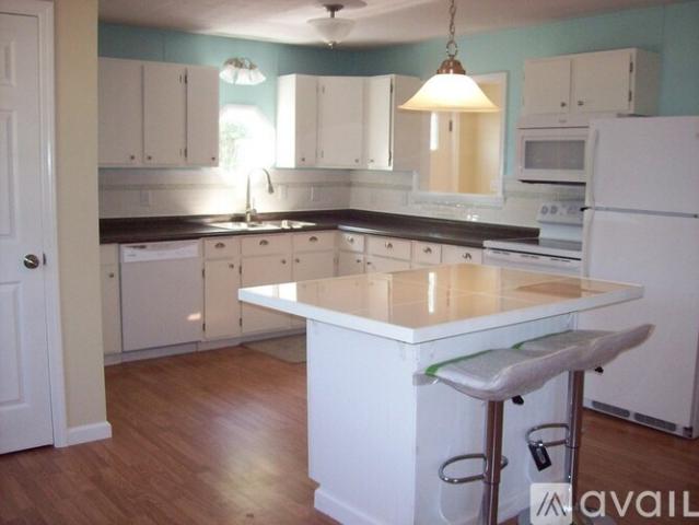 2 BR, 1 BA Apartment Middle Rd, Unit 1, Oswego, NY 13126