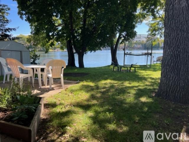 2 BR, 1 BA Apartment N 52 W 35179 W Lake Dr, Oconomowoc, WI 53066