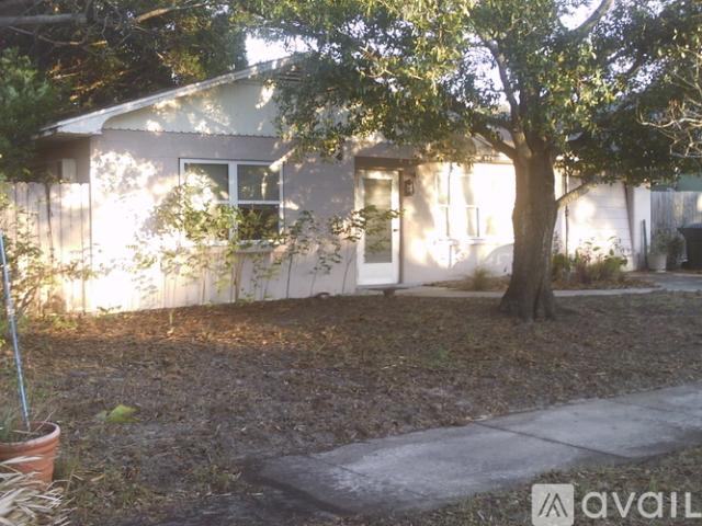 2 BR, 1 BA Apartment 53 Highland Ave, Dunedin, FL 34698