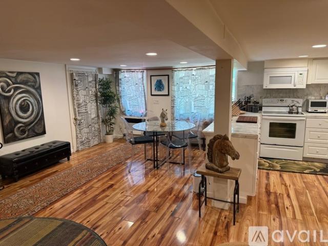 2 BR, 1 BA Apartment Newtown Turnpike Westport, Unit apt, Westport, CT 06880