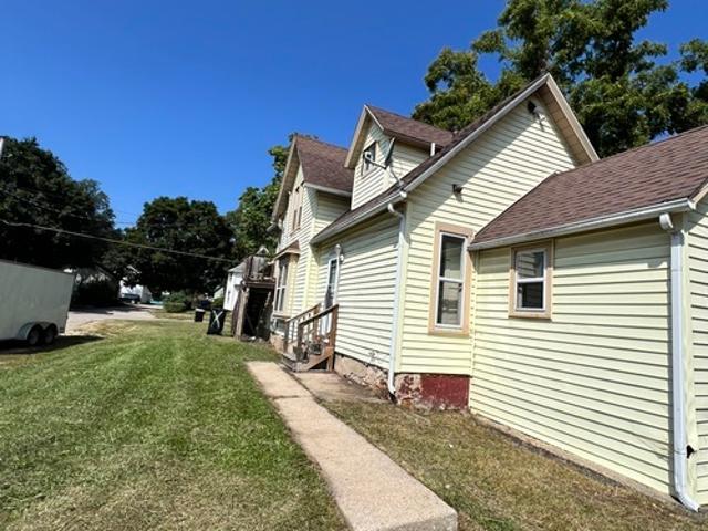 2 BR, 1 BA Apartment Lincoln Ave, Unit 717 1/2, Beloit, WI 53511