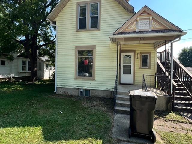 2 BR, 1 BA Apartment Lincoln Ave, Unit 717 1/2, Beloit, WI 53511