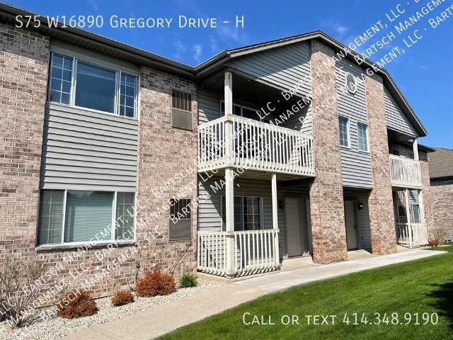 2 BR, 1 BA Apartment S75 W16890 Gregory Drive, Muskego, WI 53150