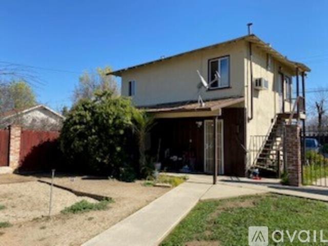 2 BR, 1 BA Apartment South Harvard Avenue, Unit 140 1/2, Lindsay, CA 93247