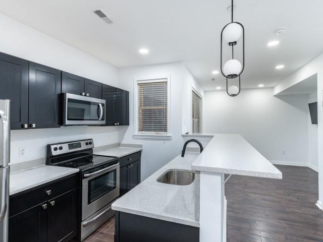 2 BR, 1 BA Apartment 1407 9 North 15th Street Unit 1407 103, Philadelphia, PA 19121