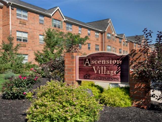 2 BR, 1 BA Apartment 14130 Puritas Avenue S.W Cleveland, OH 44135