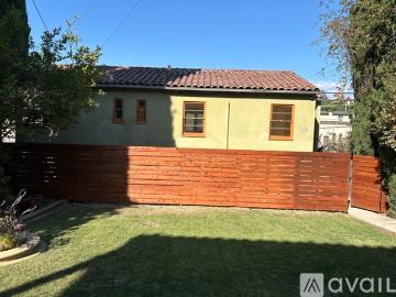 2 BR, 1 BA Apartment 1425 Allison Ave, Los Angeles, CA 90026
