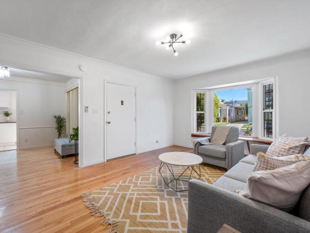 2 BR, 1 BA Apartment 1429 S Curson Ave, Los Angeles, CA 90019
