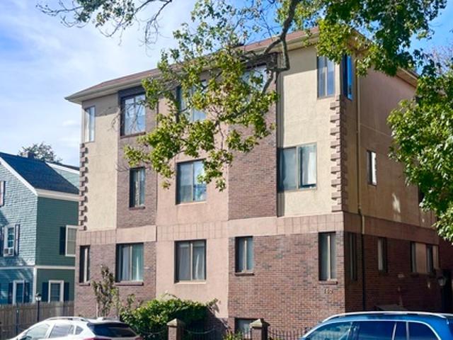 2 BR, 1 BA Apartment 142 Van Zandt Ave, Unit 401, Newport, RI 02840