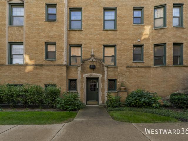 2 BR, 1 BA Apartment 142 Clyde, Evanston, IL 60202