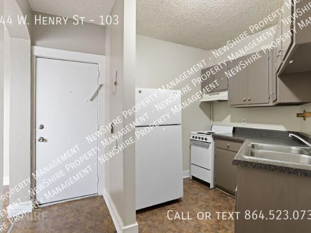 2 BR, 1 BA Apartment 144 W. Henry St, Spartanburg, SC 29306
