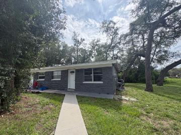 2 BR, 1 BA Apartment 14628 N 43rd Street, Tampa, FL 33613