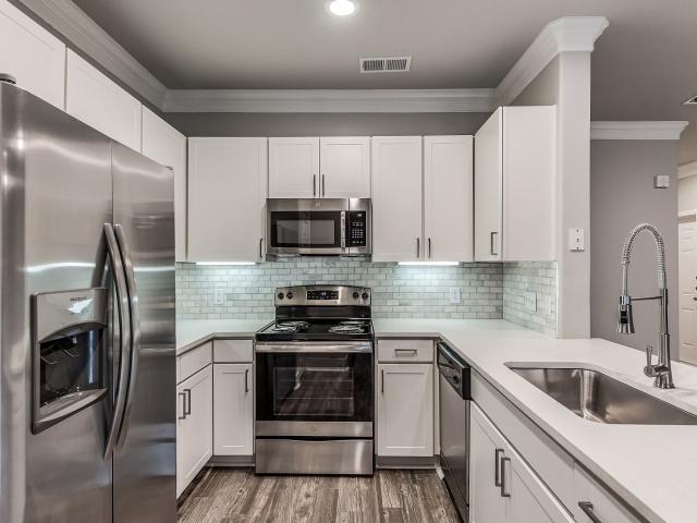 2 BR, 1 BA Apartment 15000 Mansions View Drive Unit 3302, Conroe, TX 77384
