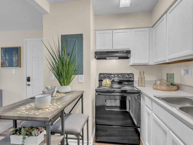 2 BR, 1 BA Apartment 1500 Sparkman Drive Northwest Unit 43D, Huntsville, AL 35816