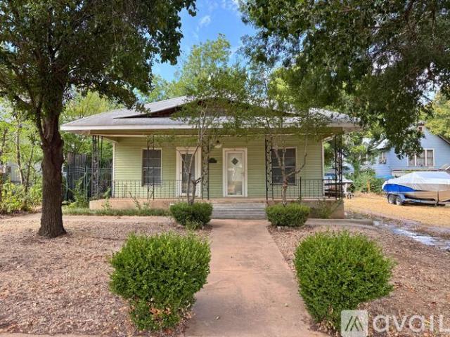 2 BR, 1 BA Apartment 1504 Austin St, Wichita Falls, TX 76301