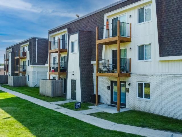 2 BR, 1 BA Apartment 1508 Thomas Avenue Unit 1503 09, Grandview, MO 64030