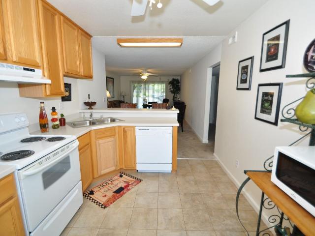 2 BR, 1 BA Apartment 15095 Via Hondonada Unit MO60F, San Diego, CA 92129