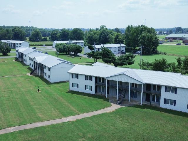 2 BR, 1 BA Apartment 1509 E High School Drive Unit 1 10, Union City, TN 38261