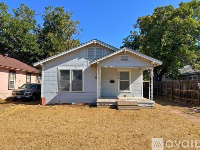 2 BR, 1 BA Apartment 1522 Blonde St, Wichita Falls, TX 76301
