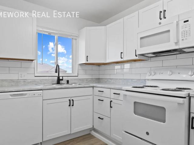 2 BR, 1 BA Apartment 1524 N. Wabash St Denver, CO 80220