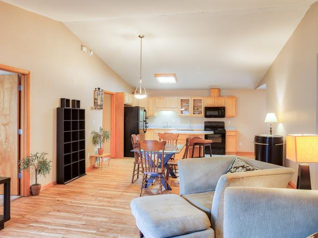 2 BR, 1 BA Apartment 1533 Arbors Ln Unit 1503, Bloomington, IN 47401