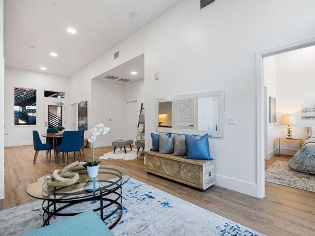 2 BR, 1 BA Apartment 1549 32nd Street, Oakland, CA 94608